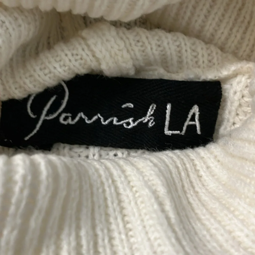 CLOSET CLEANOUT - Picture 4 of 4